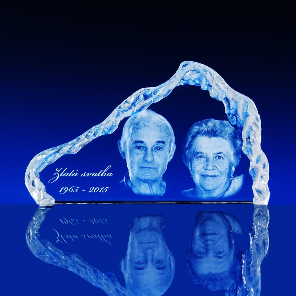 Skleněný krystal - ledovec  95x160x25mm